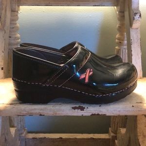 Dansko breast cancer ribbon nursing shoes